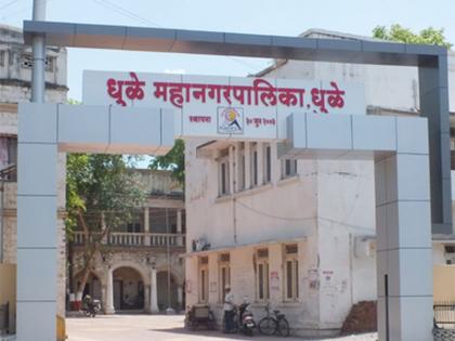 Due to the suspension of Dhule municipal waste collection | धुळे महापालिकेच्या कचरा संकलनाचा ठेका स्थगित