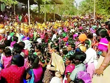 Thousands of crowds celebrate Bonalu festival | आरडातील बोनालू उत्सवात हजारोंची गर्दी