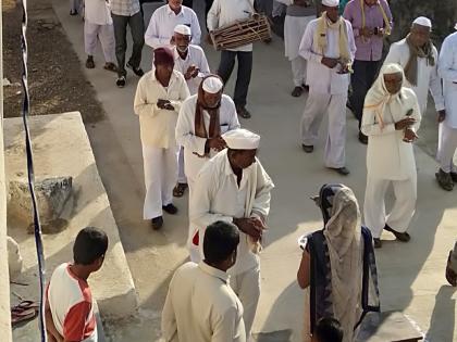 Khardela Vamanananda Maharaj idol's prestige | खर्डेला वामनानंद महाराज मूर्तीची प्राणप्रतिष्ठा