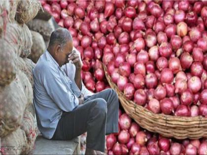 Onion did not accompany; Baliraja's hand on his head! | कांद्यानेही नाही दिली साथ; बळीराजाचा डोक्याला हात!