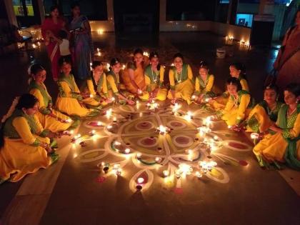 Lighting of lamps in Bhagiribaba Temple area | दीपोत्सवानिमित्त दिव्यांचा लखलखाट