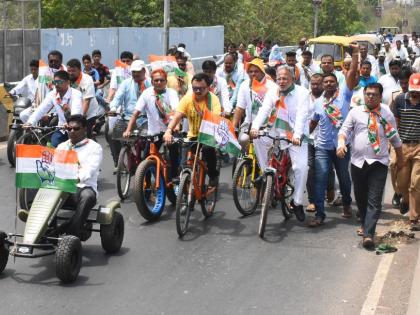 Movement by the Congress in Nandurbar against the fuel price hike | इंधन दरवाढीविरोधात नंदुरबारात काँग्रेसतर्फे आंदोलन