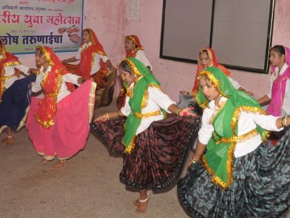 Even in the district youth festival, only five teams came in three art forms, breaking expectations | जिल्हा युवा महोत्सवात यंदाही अपेक्षा भंग तीन कला प्रकारात आले फक्त पाच संघ