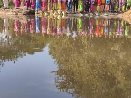 Wanarai Bandha built by women's savings groups | महिला बचत गटांनी बांधला वनराई बंधारा