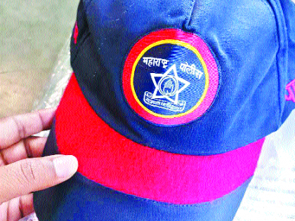 Satara police caps will appear in new flutter | साताऱ्याचे पोलीस टोपीमुळं दिसणार नव्या रुबाबात