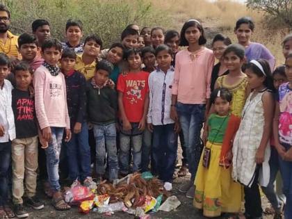  Cleanliness campaign on behalf of Swami Samarth Child Sanskar Kendra of Thangaon | ठाणगावच्या स्वामी समर्थ बालसंस्कार केंद्राच्यावतीने स्वच्छता अभियान