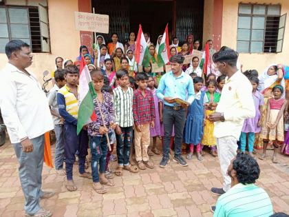 Sambarkhal village in the district. W. The condition of the school is bad | सांबरखल गावातील जि. प. शाळेची अवस्था वाईट