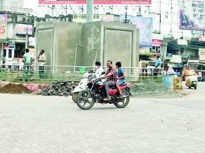 Stop the awkward construction at Arvinaka Chowk! | आर्वीनाका चौकातील बेढब बांधकाम थांबवा!