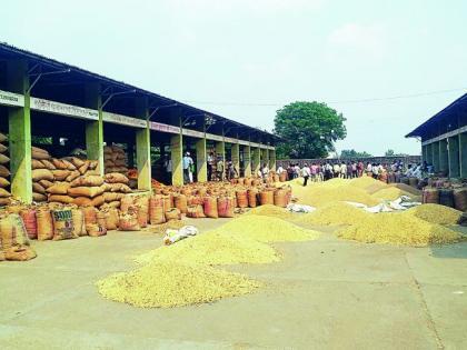 Soybean turnover in Wardha market stood at Rs 4.97 crore | वर्धा बाजारपेठेत झाली 4.97 कोटींच्या सोयाबीनची उलाढाल