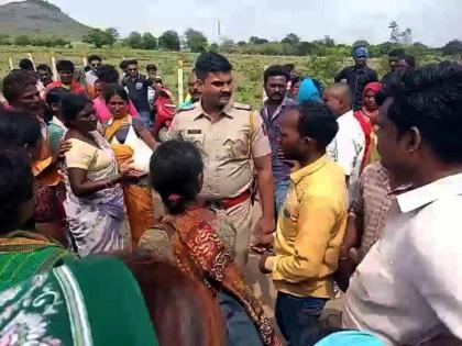  Conflict between villagers - encroachment holders in crores | करोडीत ग्रामस्थ -अतिक्रमणधारकांत संघर्ष