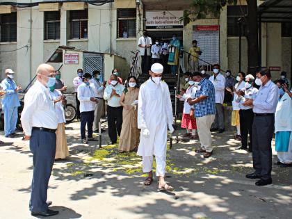 Corona Virus Lockdown: Discharge of four corona free patients in Kolhapur | CoronaVirus Lockdown : कोल्हापुरात चार कोरोनामुक्त रूग्णांना डिस्चार्ज