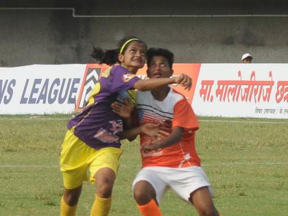 Kolhapur: Wonders of the Women's League became the 'Jadhav Industries' winner | कोल्हापूर : ‘जाधव इंडस्ट्रीज’ ठरला वूमेन्स लीगचा विजेता