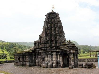 The shadow of the corona on the Shiva temple | शिवमंदिरावर कोरोनाची छाया