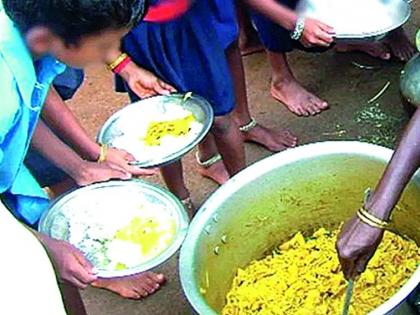 Borrow; But cook school nutrition food for students every day at school | उसनवारी करा; पण विद्यार्थ्यांसाठी दररोज शाळेत शिजवा शालेय पोषण आहार