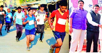 Hundreds of young men and women ran in the Atal Marathon competition | अटल मॅरेथॉन स्पर्धेत धावले शेकडो युवक-युवती