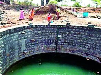 For two years, 781 wells are incomplete | दोन वर्षे लोटूनही ७८१ विहिरी अपूर्णच