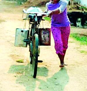 Dunda floods the women's water | डुंडा येथील महिलांची पाण्यासाठी भटंकती