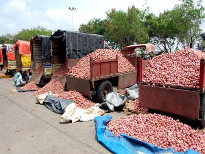 Prices fall on the prices | कांदा भावात घसरण सुरूच