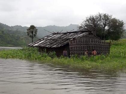 Rescue from the administration started in four villages on the Narmada coast | नर्मदा काठावरील चार गावांमध्ये प्रशासनाकडून बचावकार्यास सुरुवात