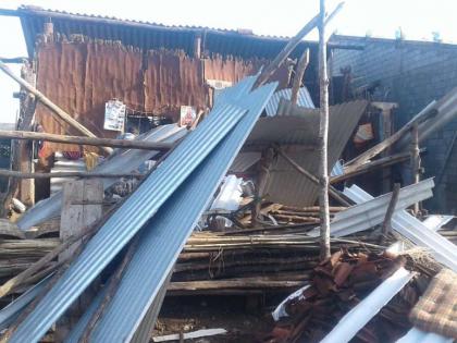 Raipur and Bokhalajar damage to houses | रायपूर व बोकळझरला वादळामुळे घरांचे नुकसान Raipur and Bokhalajar damage to houses | रायपूर व बोकळझरला वादळामुळे घरांचे नुकसान
