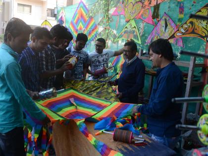 'Waterproof' kite fills Nashik | ‘वॉटरप्रूफ’ पतंगांची नाशिककरांना भुरळ