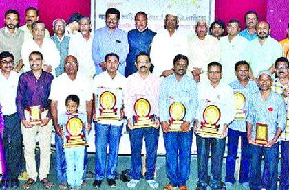 Distribution of Literature Awards to Sinnar | सिन्नरला साहित्यसेवा पुरस्कारांचे वितरण