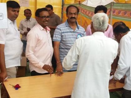 Health check up at Nahavi in Yawal taluka | यावल तालुक्यातील न्हावी येथे आरोग्य तपासणी