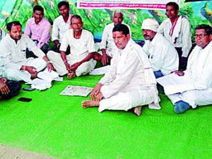 Farmers' hunger strike in Nignunur | निंगनूर येथील शेतकऱ्यांचे उपोषण