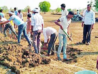 Workers' clash in Umarkhed taluka | उमरखेड तालुक्यात श्रमदानाची चढाओढ