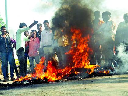 Stop the road of farmers in Yavatmal | यवतमाळात शेतकºयांचा रस्ता रोको