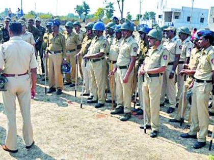 Hammer on open encroachment | खुल्या जागेतील अतिक्रमणावर हातोडा