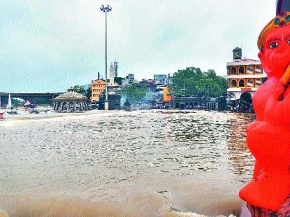 Rainfall of the city in the city | शहरात पावसाची संततधार