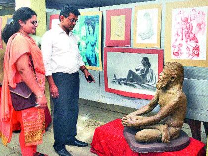  Start of exhibition portrayal by professor, student | प्राध्यापक , विद्यार्थी यांनी रेखाटलेल्या  चित्रशैली प्रदर्शनास प्रारंभ