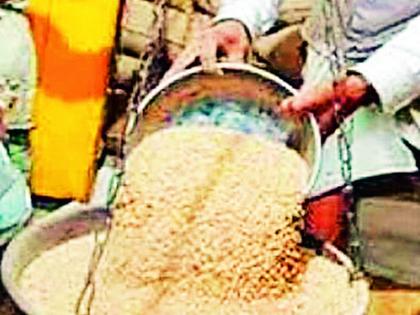 Will the district supply department show the courage to break the ration mafia empire? | रेशन माफियाचे साम्राज्य मोडीत काढण्याचे धाडस जिल्हा पुरवठा विभाग दाखविणार का ?