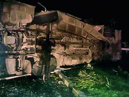 ‘Shivshahi’ overturned in a bizarre accident in ‘Satyagrahi’ ghat | ‘सत्याग्रही’ घाटात विचित्र अपघातात ‘शिवशाही’ उलटली