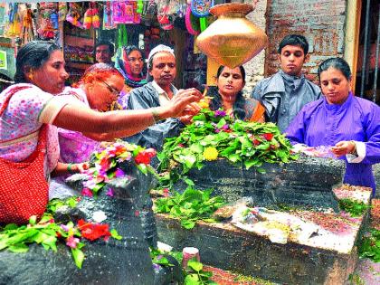  Bum Bam Bhole ... | बम बम भोले...च्या जयघोषाने दुमदुमली मंदिरे