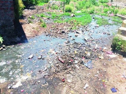  The need to replace old underground sewage in Mahadevanagar | महादेवनगरातील जुन्या भूमिगत गटारी बदलण्याची गरज