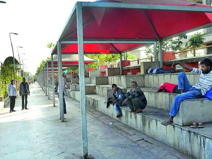 Street food lane egnored in Nagpur | नागपुरातील खाऊगल्लीचे ९२ लाख पाण्यात!