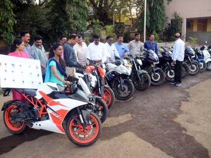 Busted gang of stolen motorcycles | महागड्या मोटारसायकली चोरून विक्री करणाऱ्या टोळीचा पर्दाफाश