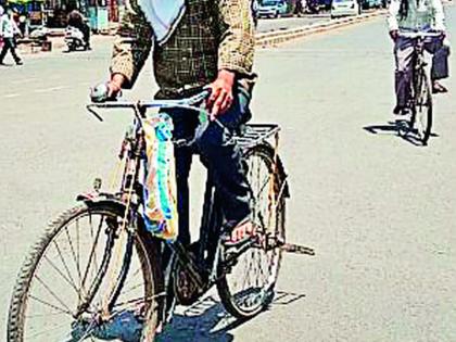 The bicycles in the barricade went out | अडगळीतील सायकली निघाल्या बाहेर The bicycles in the barricade went out | अडगळीतील सायकली निघाल्या बाहेर
