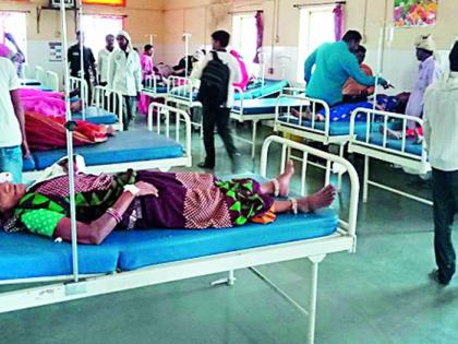 Accident near Dhulghat village and trafficker tractor | धूळघाट गावाजवळ वऱ्हाडींच्या ट्रॅक्टरला अपघात Accident near Dhulghat village and trafficker tractor | धूळघाट गावाजवळ वऱ्हाडींच्या ट्रॅक्टरला अपघात