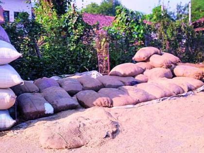Damage to the fundamental center | आधारभूत केंद्रावर धानाची नासाडी Damage to the fundamental center | आधारभूत केंद्रावर धानाची नासाडी