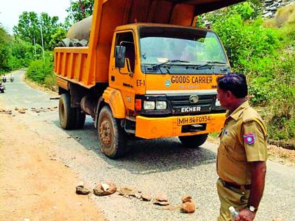 Two women laborers killed in tanker | टँकरखाली चिरडून दोन महिला मजूर ठार