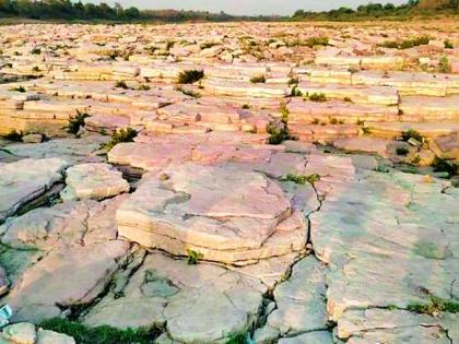 That part of the Panganga river is called Selfie Point | पैनगंगा नदीतील तो भाग ठरतोय सेल्फी पॉईंट