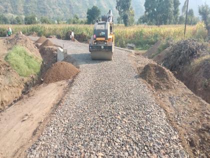 The roads in the Poonad valley will be shocking | पूनद खोऱ्यातील रस्ते होणार चकाचक