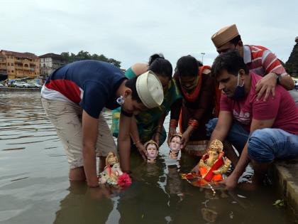 Immersion of ‘Shri’ along with Gauri in many places in the city | शहरात अनेक ठिकाणी गौरींसह ‘श्री’चेही विसर्जन