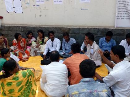 Kolhapur: Movement in front of Divyang's Collector Office, chain fasting of Divyang Sena | कोल्हापूर :  दिव्यांगांचे जिल्हाधिकारी कार्यालयासमोर आंदोलन, दिव्यांग सेनेचे साखळी उपोषण