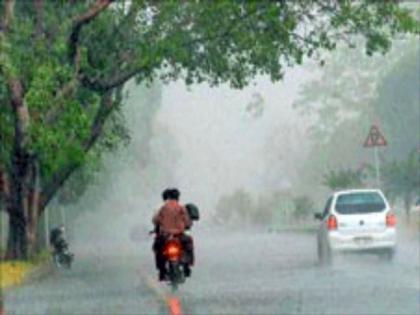 The torrential downpour in Nashik is waterlogged | नाशकात पावसाच्या मुसळधार सरी; रस्ते जलमय 