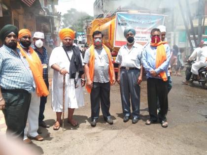 Sanitizer spraying campaign in the city initiated by Guru |  गुरु द्वारा गुपतसर समतिीचा पुढाकार शहरात सॅनिटाईझर फवारणी मोहीम