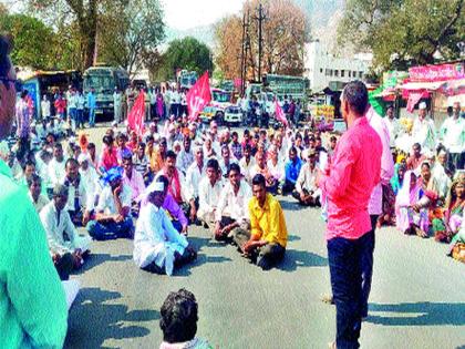 Chandvadha block of Communist Party's Roko movement | चांदवडला कम्युनिस्ट पक्षाचे रास्ता रोको आंदोलन